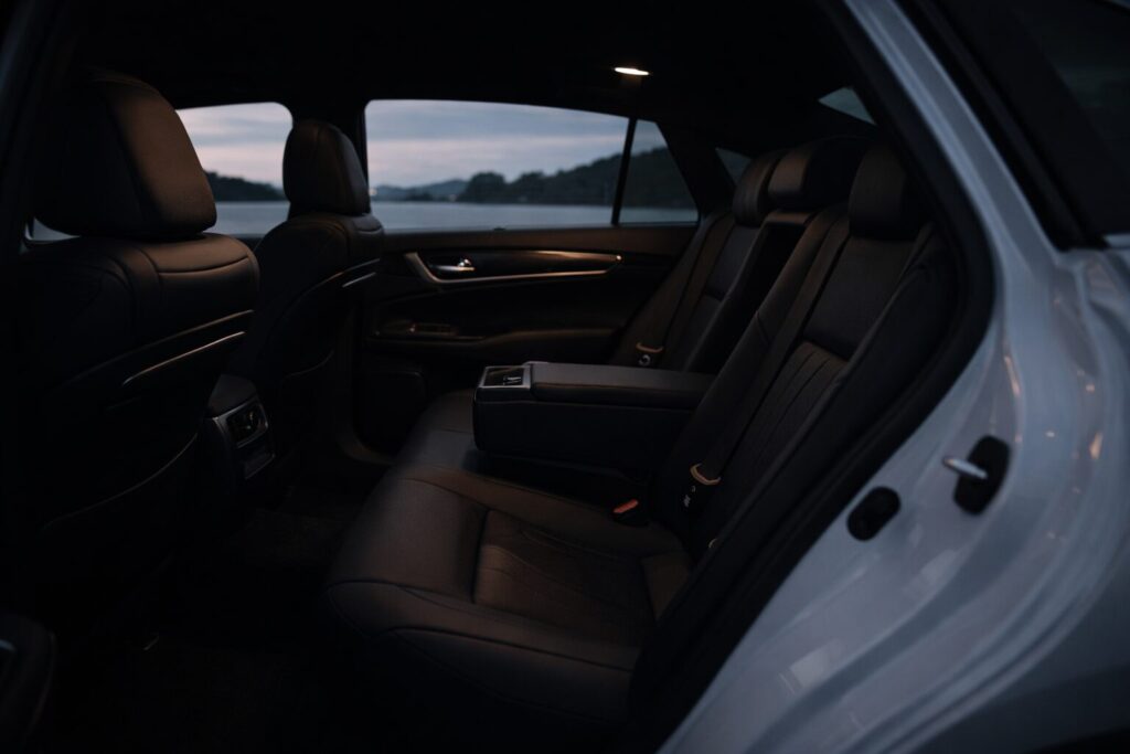 クラウン後部座席の快適性は本当に別格なのか